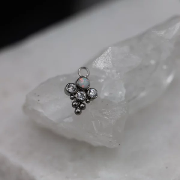 4-Cluster Charm - Opal